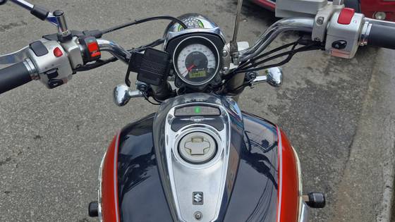 SUZUKI BOULEVARD M800 